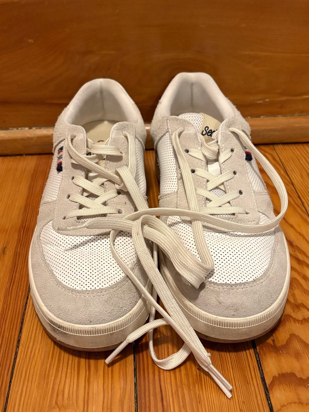 SeaVees Women's White/Cream Cardinal Sneakers
